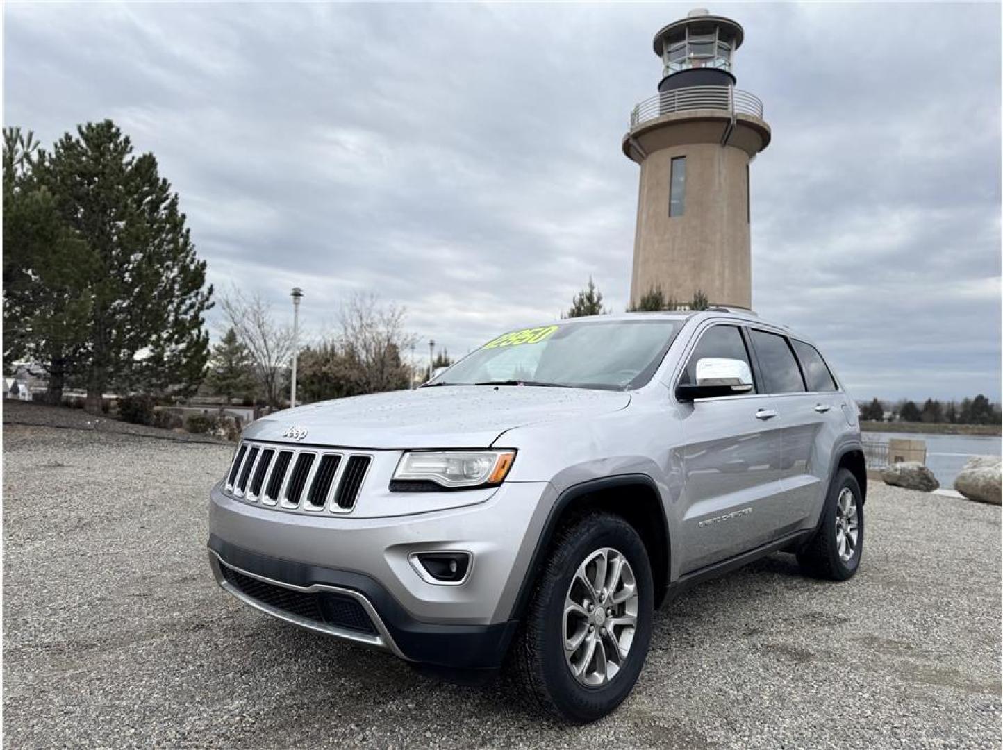 2014 Silver /No Color Jeep Grand Cherokee (1C4RJFBM2EC) with an V6, EcoDiesel, 3.0T engine, Automatic, 8-Spd transmission, located at 607 W Columbia Drive, Kennewick, WA, 99336, (509) 987-1069, 46.216743, -119.126404 - Photo#0