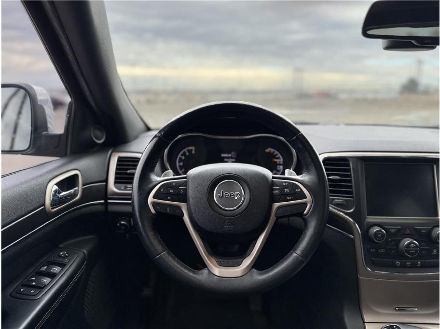 2014 Silver /No Color Jeep Grand Cherokee (1C4RJFBM2EC) with an V6, EcoDiesel, 3.0T engine, Automatic, 8-Spd transmission, located at 607 W Columbia Drive, Kennewick, WA, 99336, (509) 987-1069, 46.216743, -119.126404 - Photo#4