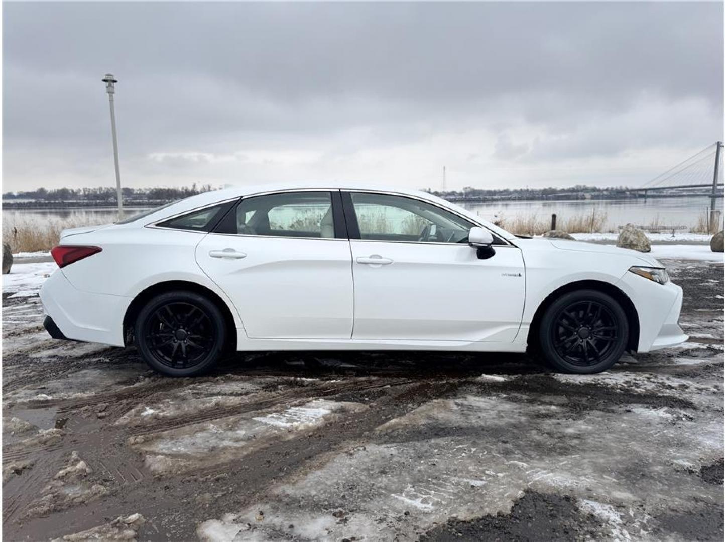 2021 White /No Color Toyota Avalon Hybrid (4T1AA1AB7MU) with an 4-Cyl, Hybrid, 2.5 Liter engine, Automatic, ECVT w/Sequential Mode transmission, located at 607 W Columbia Drive, Kennewick, WA, 99336, (509) 987-1069, 46.216743, -119.126404 - Photo#10