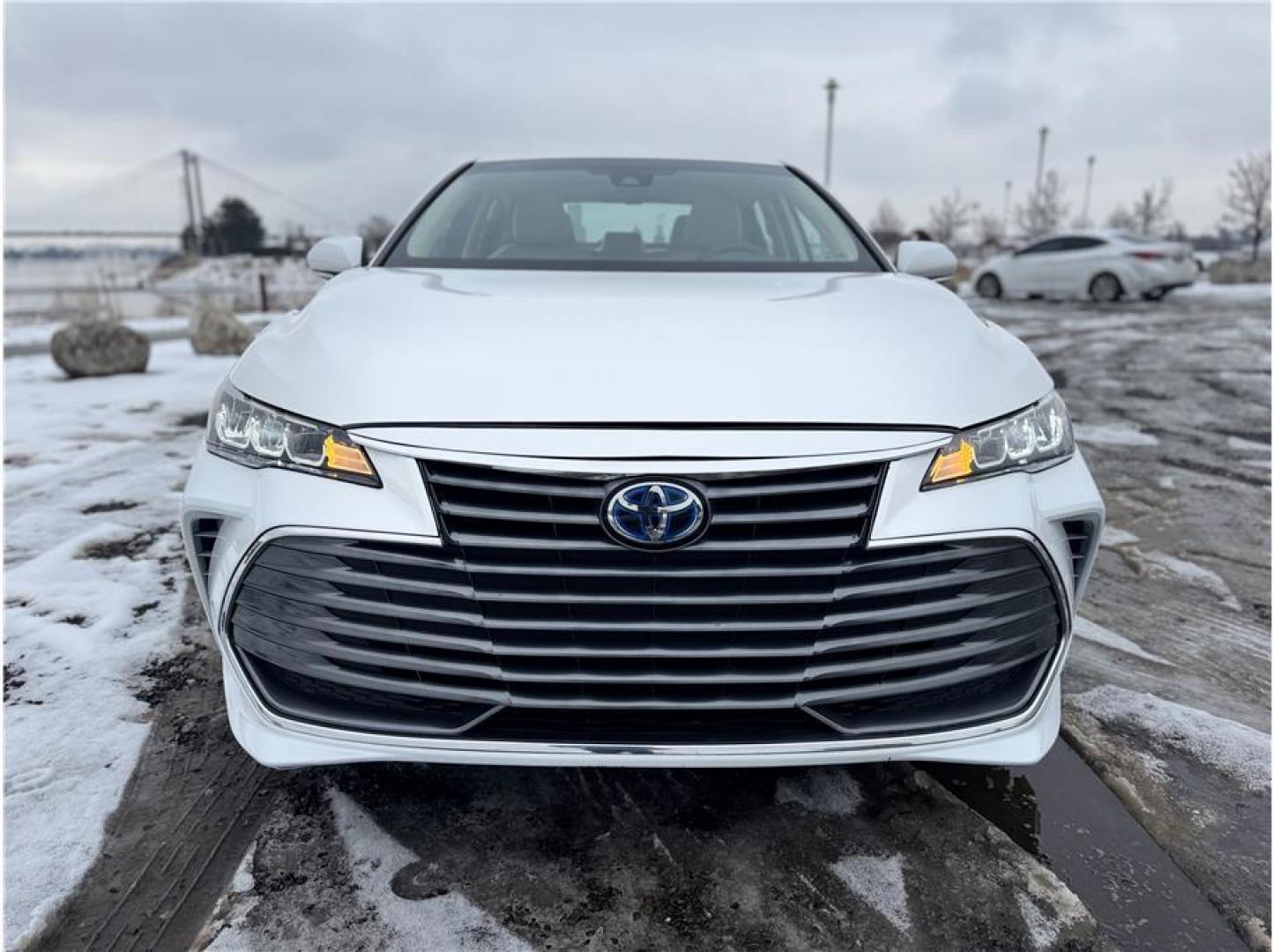 2021 White /No Color Toyota Avalon Hybrid (4T1AA1AB7MU) with an 4-Cyl, Hybrid, 2.5 Liter engine, Automatic, ECVT w/Sequential Mode transmission, located at 607 W Columbia Drive, Kennewick, WA, 99336, (509) 987-1069, 46.216743, -119.126404 - Photo#16