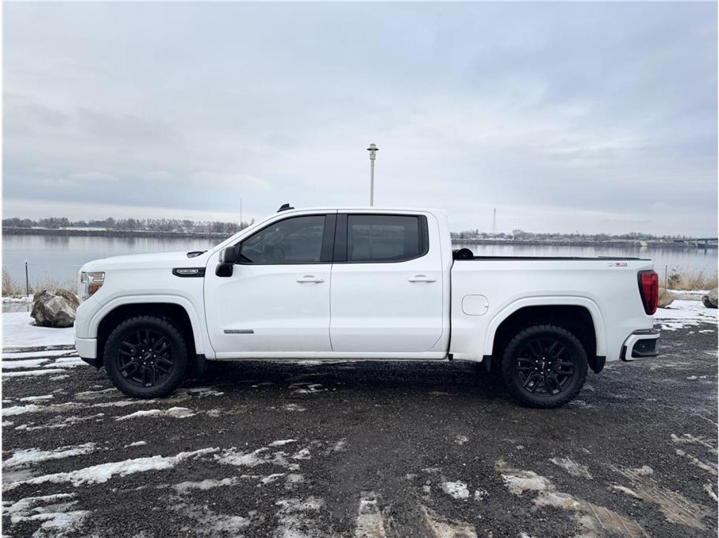 2019 White /No Color GMC Sierra 1500 Double Cab (1GTU9CED2KZ) with an V8, EcoTec3, 5.3 Liter engine, Automatic, 6-Spd HD w/Overdrive transmission, located at 607 W Columbia Drive, Kennewick, WA, 99336, (509) 987-1069, 46.216743, -119.126404 - Photo#1