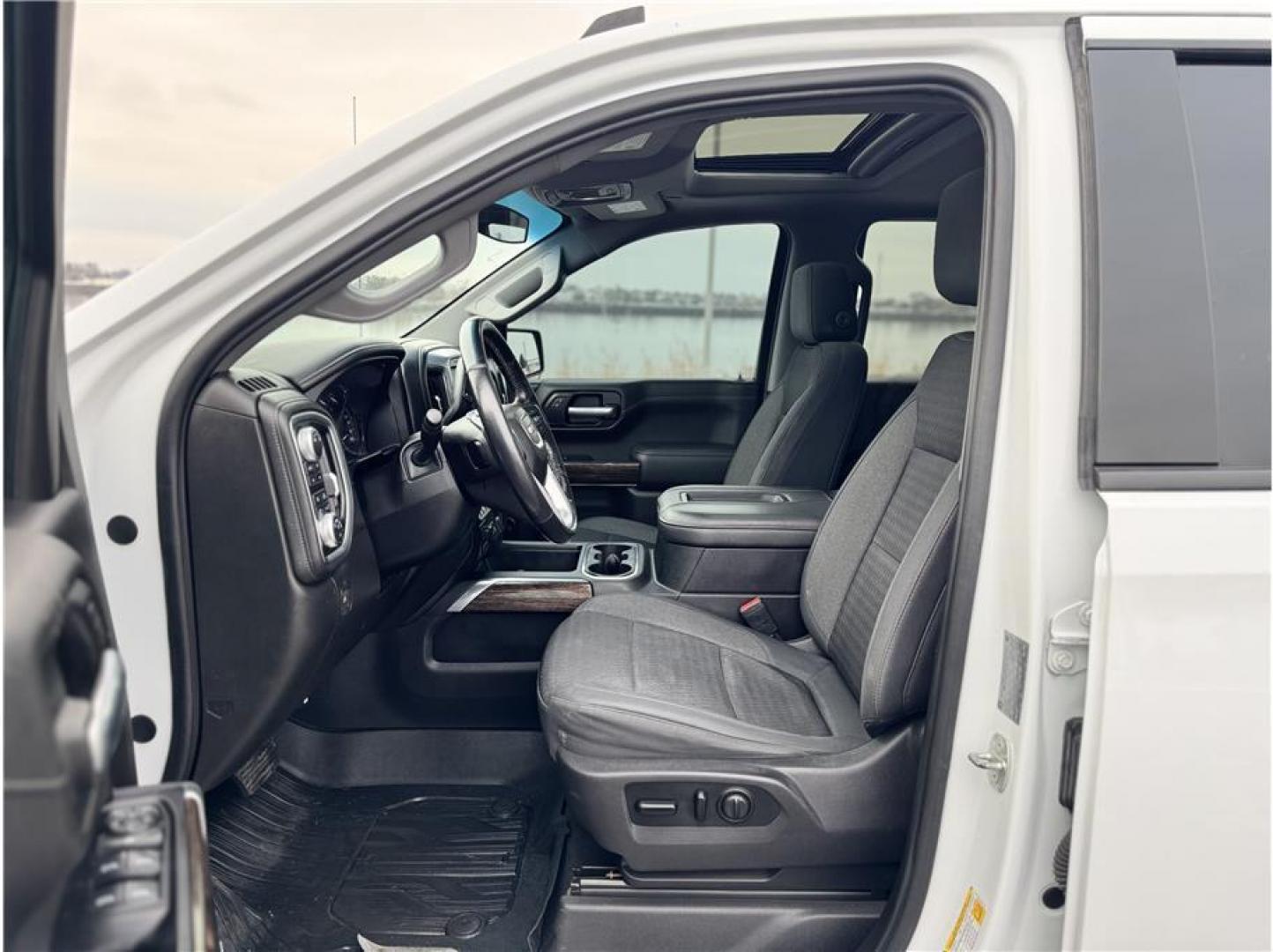 2019 White /No Color GMC Sierra 1500 Double Cab (1GTU9CED2KZ) with an V8, EcoTec3, 5.3 Liter engine, Automatic, 6-Spd HD w/Overdrive transmission, located at 607 W Columbia Drive, Kennewick, WA, 99336, (509) 987-1069, 46.216743, -119.126404 - Photo#7