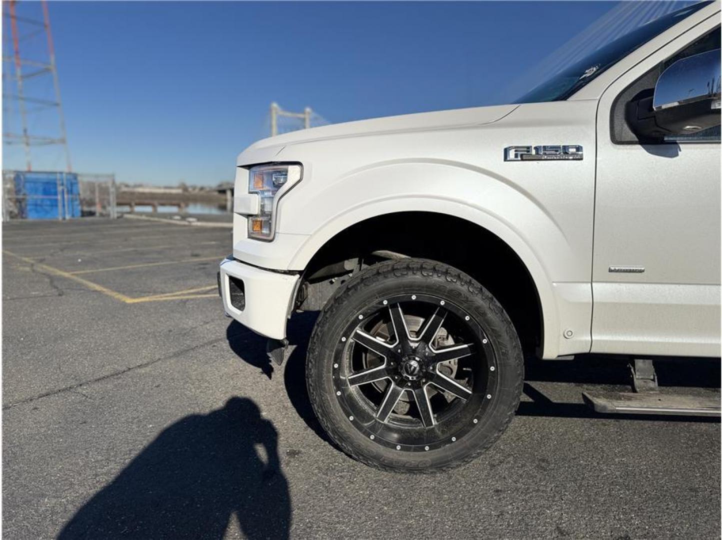 2016 White /No Color Ford F150 SuperCrew Cab (1FTEW1EG2GF) with an V6, EcoBoost, TT, 3.5L engine, Auto, 6-Spd SelShft transmission, located at 607 W Columbia Drive, Kennewick, WA, 99336, (509) 987-1069, 46.216743, -119.126404 - Photo#16