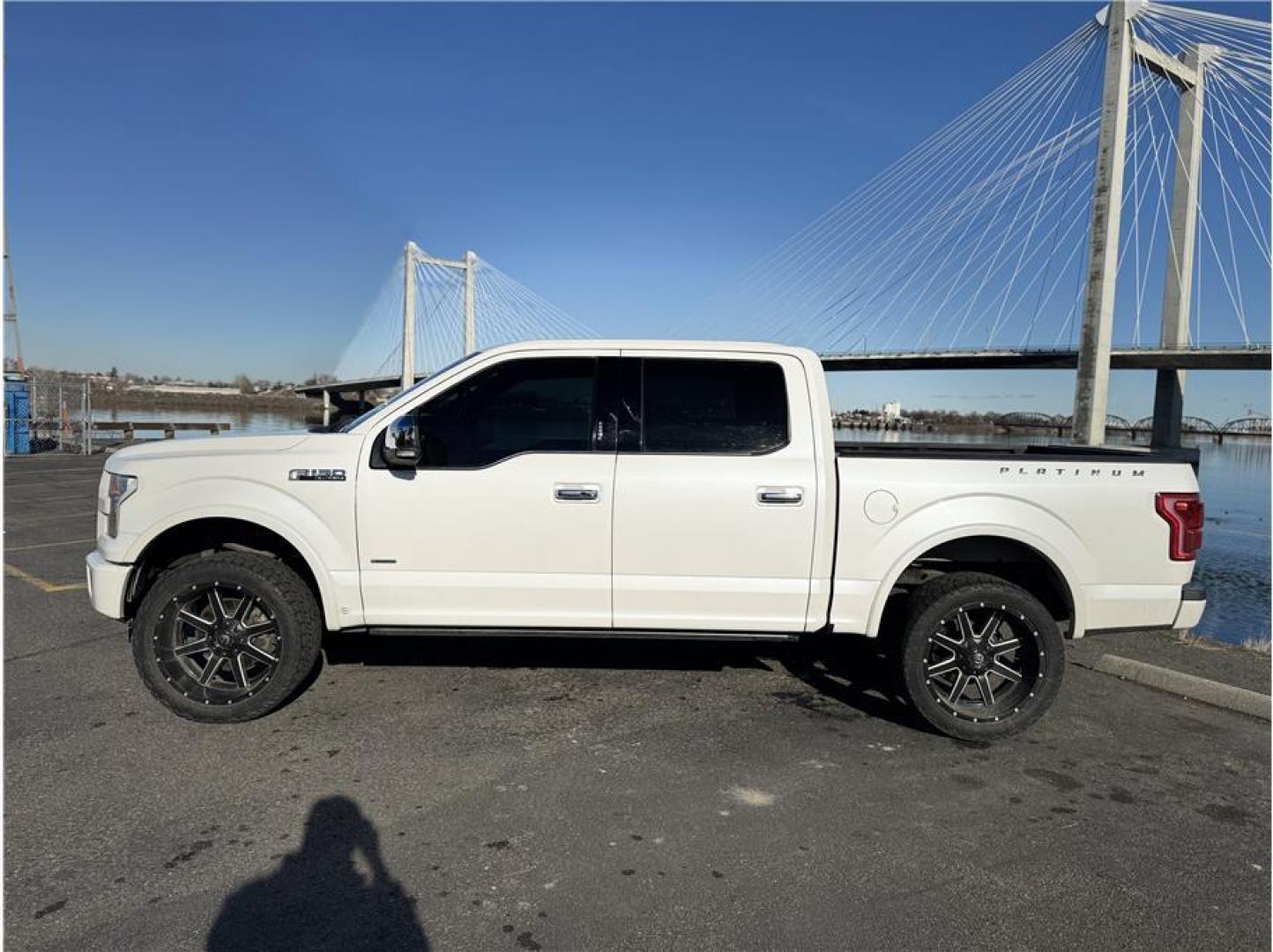 2016 White /No Color Ford F150 SuperCrew Cab (1FTEW1EG2GF) with an V6, EcoBoost, TT, 3.5L engine, Auto, 6-Spd SelShft transmission, located at 607 W Columbia Drive, Kennewick, WA, 99336, (509) 987-1069, 46.216743, -119.126404 - Photo#1